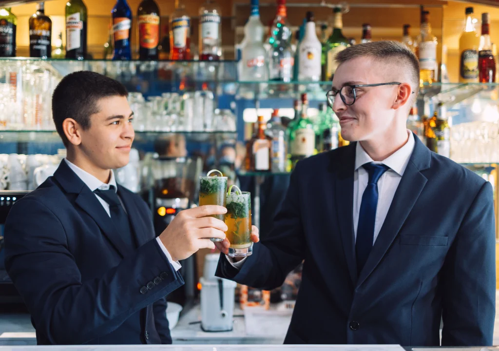 étudiants barmans