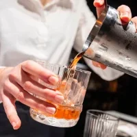 Cocktails en train d'être préparé